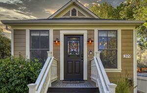 Classic Napa Downtown Cottage - Napa, California