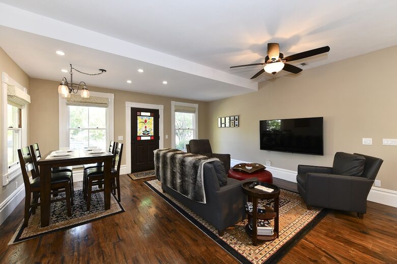 Classic Napa Downtown Cottage - Napa, California