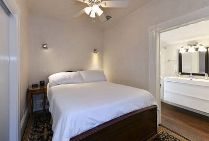 Classic Napa Downtown Cottage - Napa, California