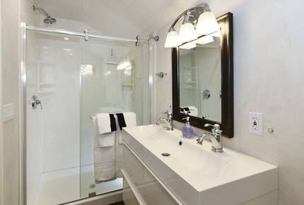 Classic Napa Downtown Cottage - Napa, California