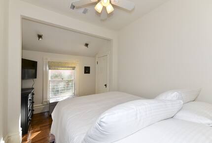 Classic Napa Downtown Cottage - Napa, California