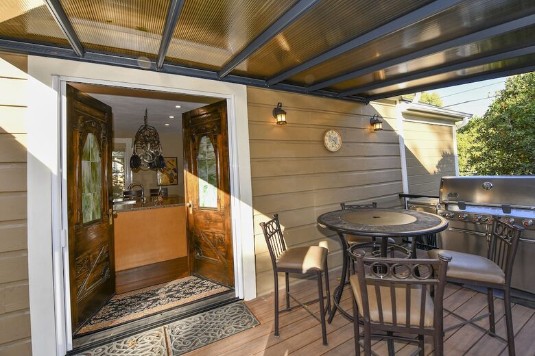 Classic Napa Downtown Cottage - Napa, California