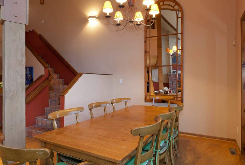 Northern Lights Large Townhome Near Village w/ Hot Tub, Parking, & Views - Whistler, Canada