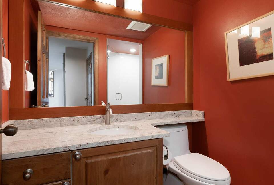 Northern Lights Large Townhome Near Village w/ Hot Tub, Parking, & Views - Whistler, Canada