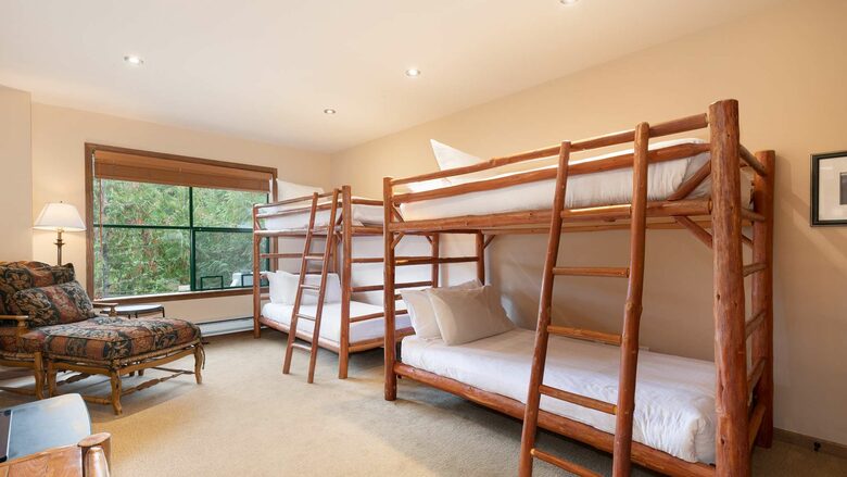 Northern Lights Large Townhome Near Village w/ Hot Tub, Parking, & Views - Whistler, Canada