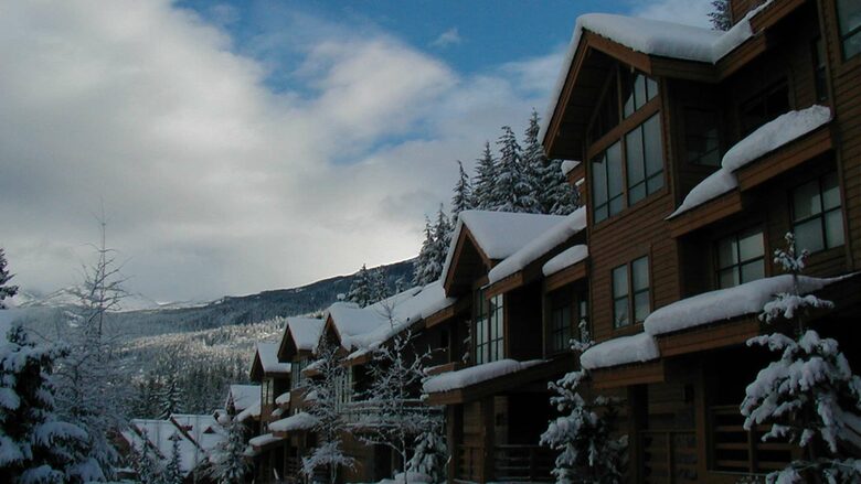 Northern Lights Large Townhome Near Village w/ Hot Tub, Parking, & Views - Whistler, Canada