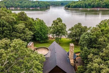 Bellissimo Castle on Lake Lanier / Private dock / Boat / Jet Skis / ATV - Gainesville, Georgia