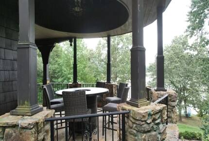 Bellissimo Castle on Lake Lanier / Private dock / Boat / Jet Skis / ATV - Gainesville, Georgia