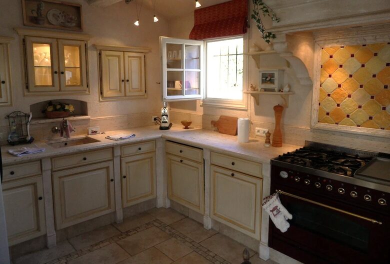 The Little White House - St Aygulf, France