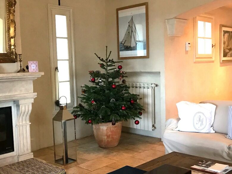 The Little White House - St Aygulf, France