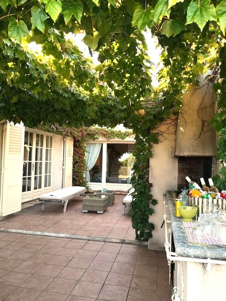 The Little White House - St Aygulf, France