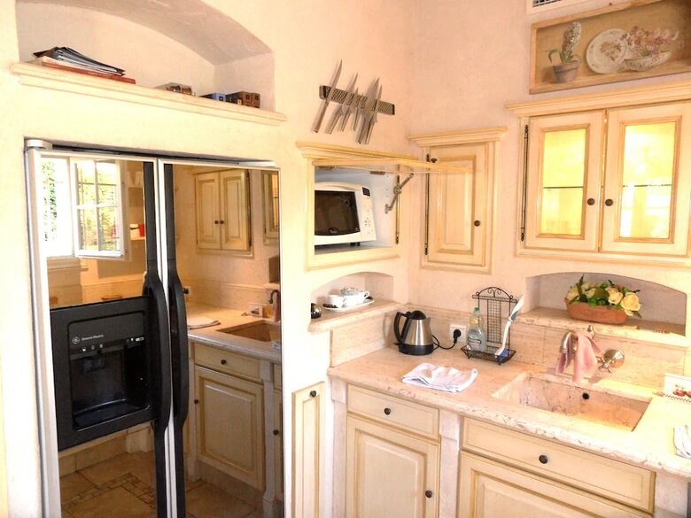 The Little White House - St Aygulf, France