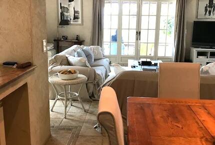 The Little White House - St Aygulf, France