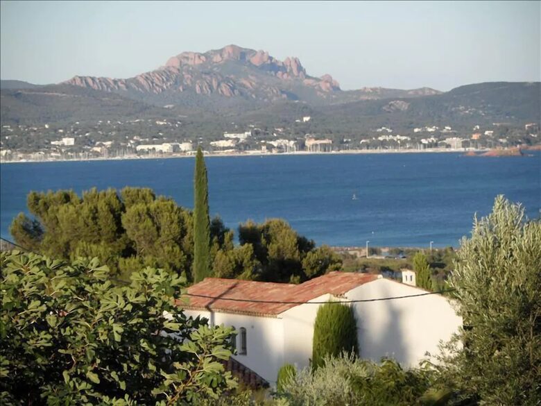 The Little White House - St Aygulf, France