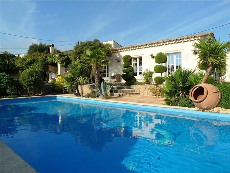 The Little White House - St Aygulf, France