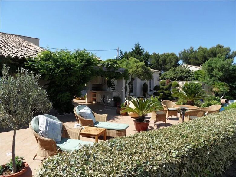 The Little White House - St Aygulf, France