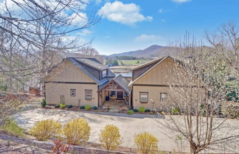 Bend of the River Retreat on Lake Chatuge / Private Dock / Boat - Hiawassee, Georgia