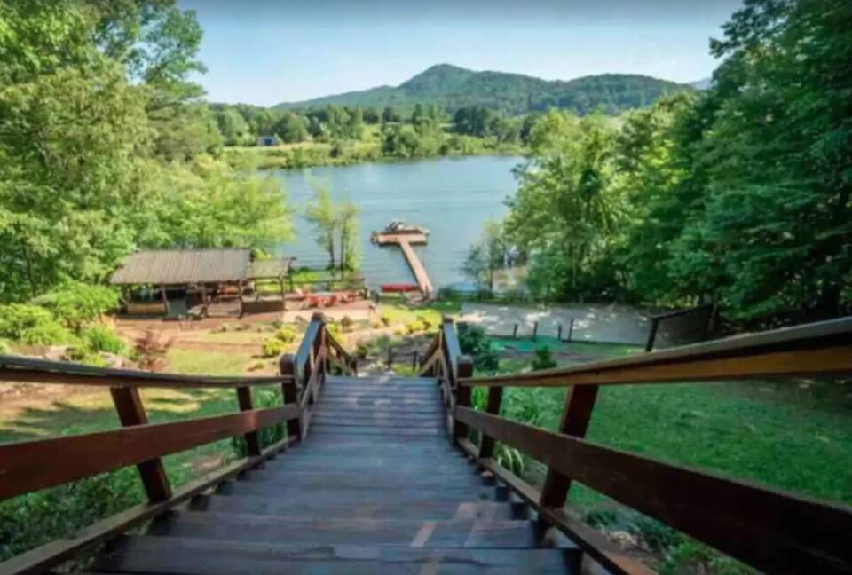 Bend of the River Retreat on Lake Chatuge / Private Dock / Boat - Hiawassee, Georgia