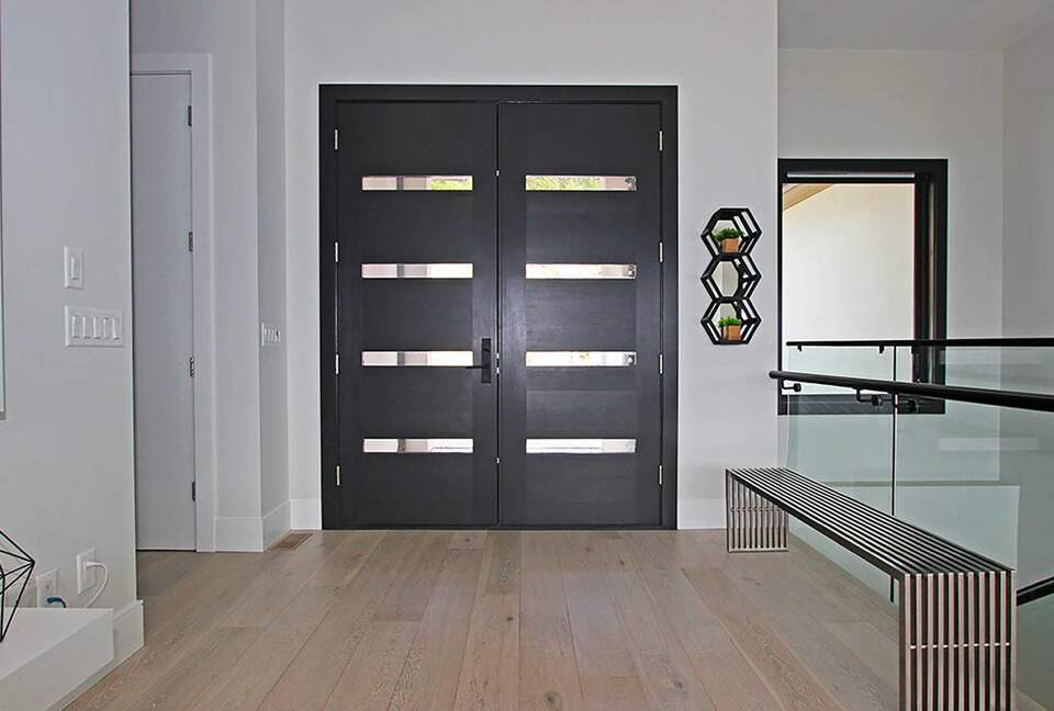 West Kelowna Dream Home with Okanagan Lake Views - West Kelowna, Canada