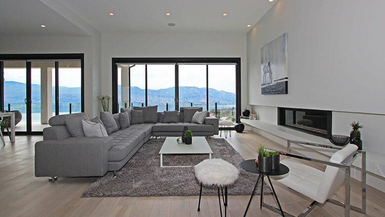 West Kelowna Dream Home with Okanagan Lake Views - West Kelowna, Canada