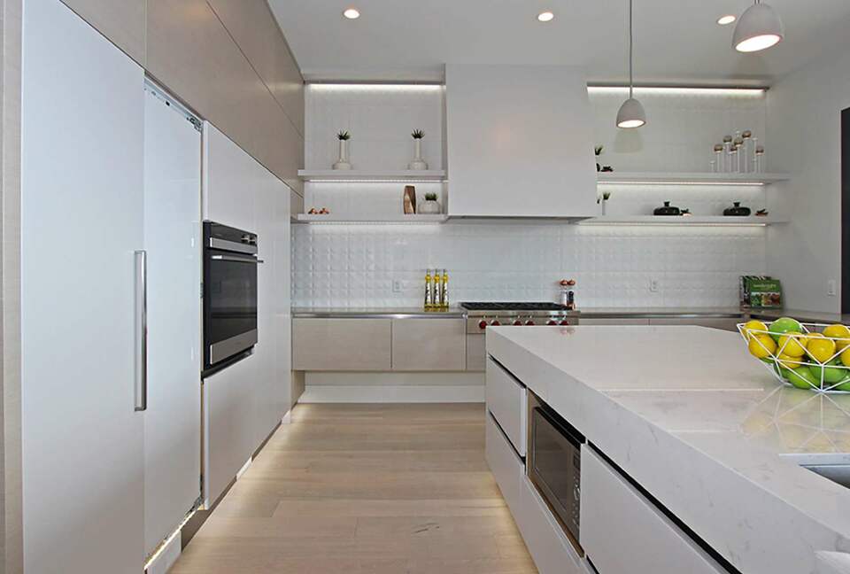 West Kelowna Dream Home with Okanagan Lake Views - West Kelowna, Canada