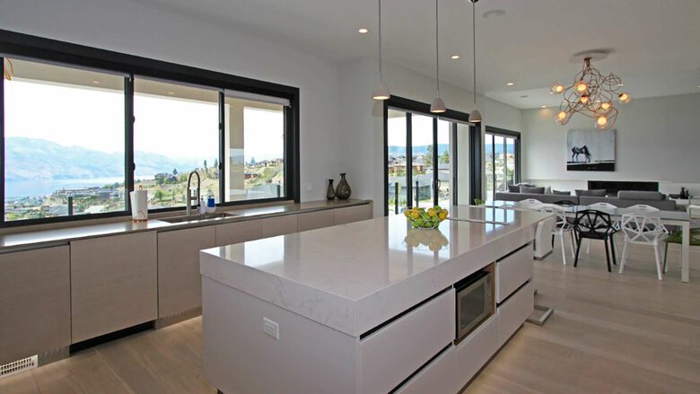 West Kelowna Dream Home with Okanagan Lake Views - West Kelowna, Canada