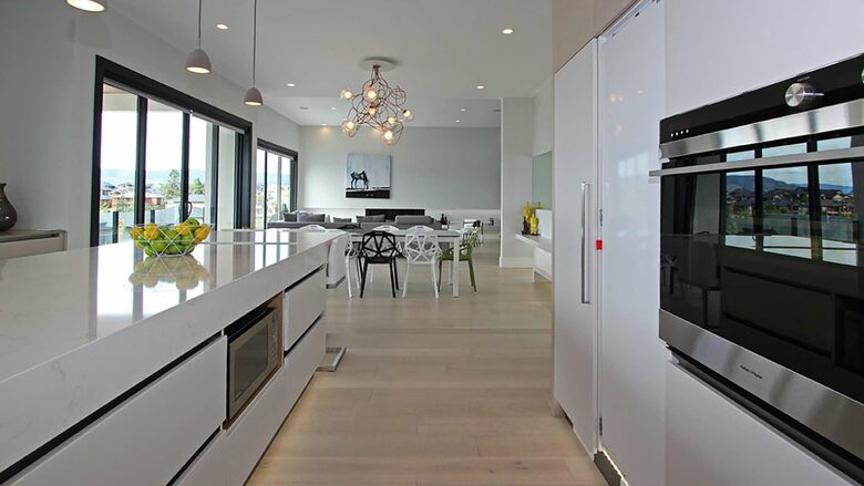 West Kelowna Dream Home with Okanagan Lake Views - West Kelowna, Canada