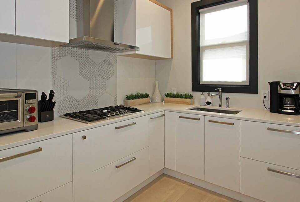 West Kelowna Dream Home with Okanagan Lake Views - West Kelowna, Canada