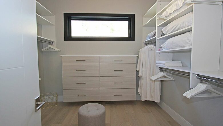 West Kelowna Dream Home with Okanagan Lake Views - West Kelowna, Canada