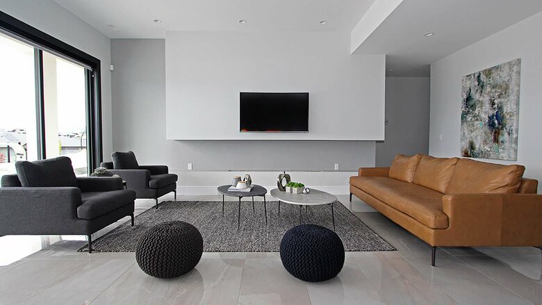 West Kelowna Dream Home with Okanagan Lake Views - West Kelowna, Canada