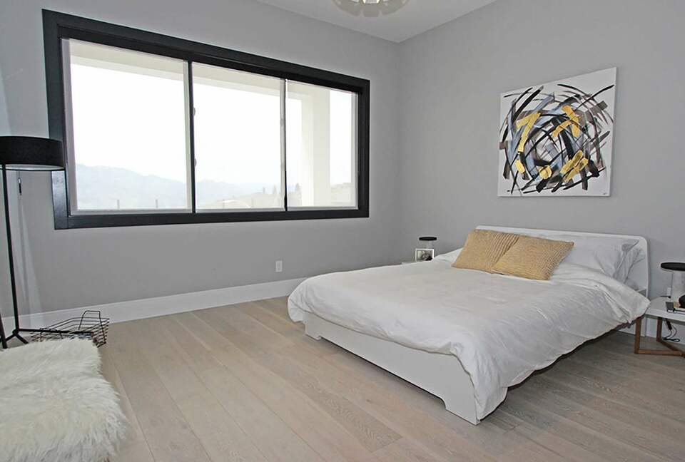 West Kelowna Dream Home with Okanagan Lake Views - West Kelowna, Canada