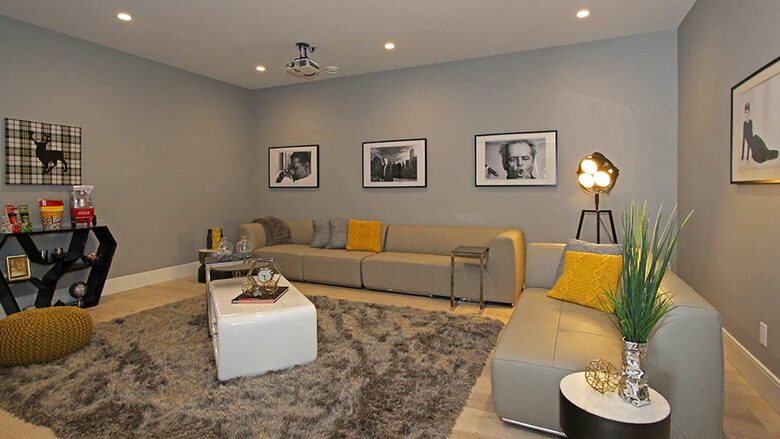 West Kelowna Dream Home with Okanagan Lake Views - West Kelowna, Canada