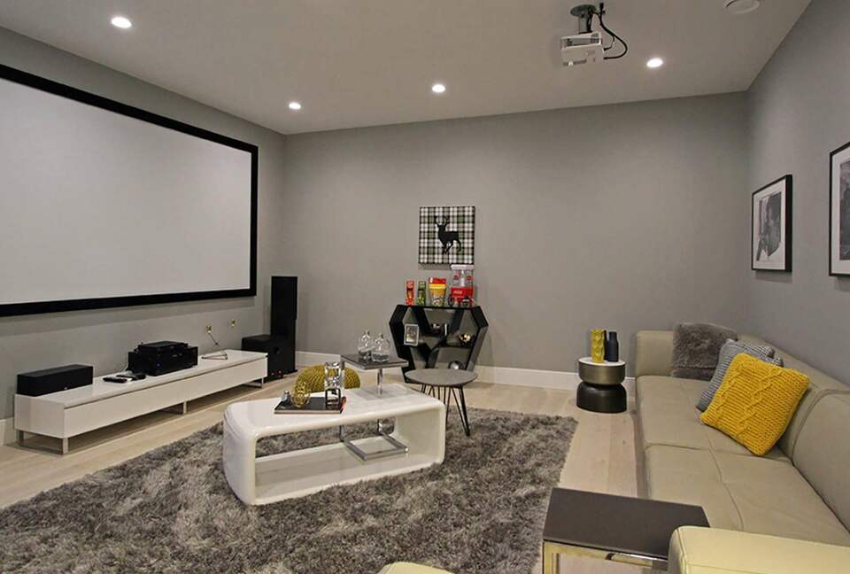 West Kelowna Dream Home with Okanagan Lake Views - West Kelowna, Canada