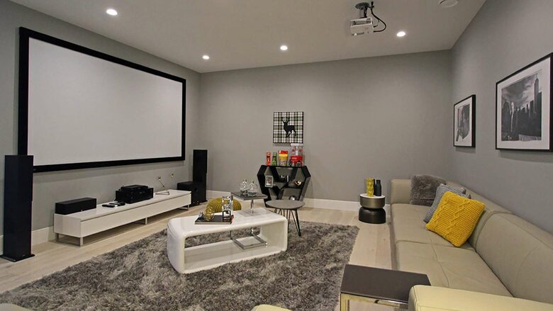 West Kelowna Dream Home with Okanagan Lake Views - West Kelowna, Canada