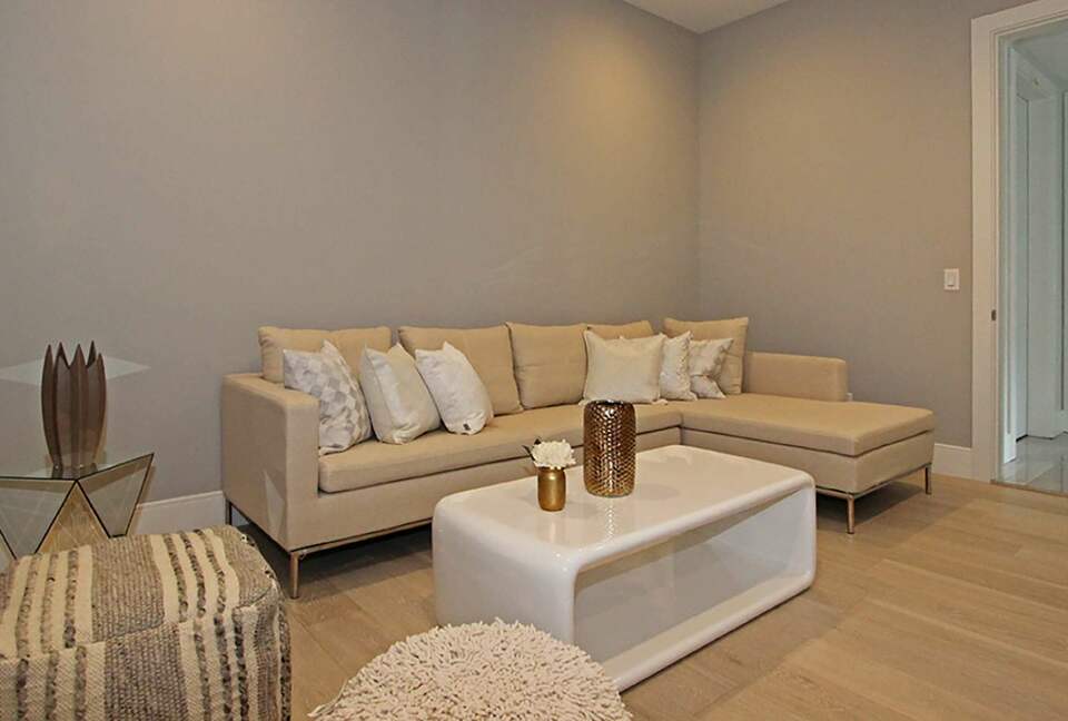 West Kelowna Dream Home with Okanagan Lake Views - West Kelowna, Canada