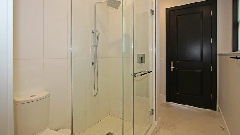 West Kelowna Dream Home with Okanagan Lake Views - West Kelowna, Canada