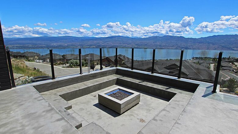 West Kelowna Dream Home with Okanagan Lake Views - West Kelowna, Canada