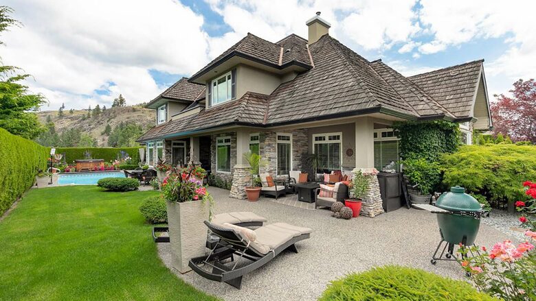 Garden Getaway With Private Pool and Hot Tub - West Kelowna, Canada