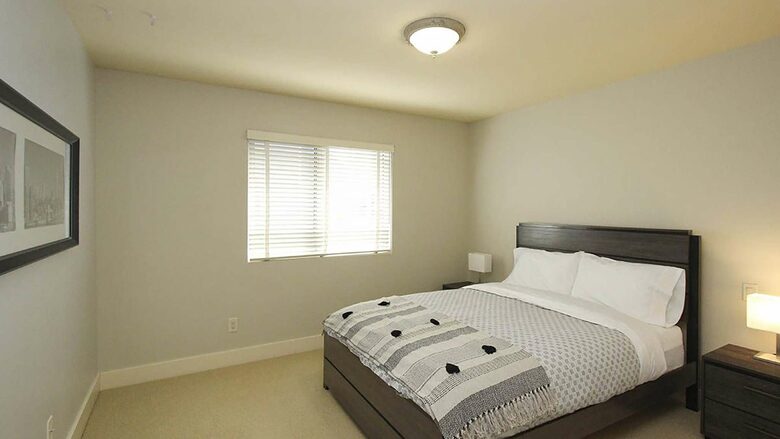 Garden Getaway With Private Pool and Hot Tub - West Kelowna, Canada