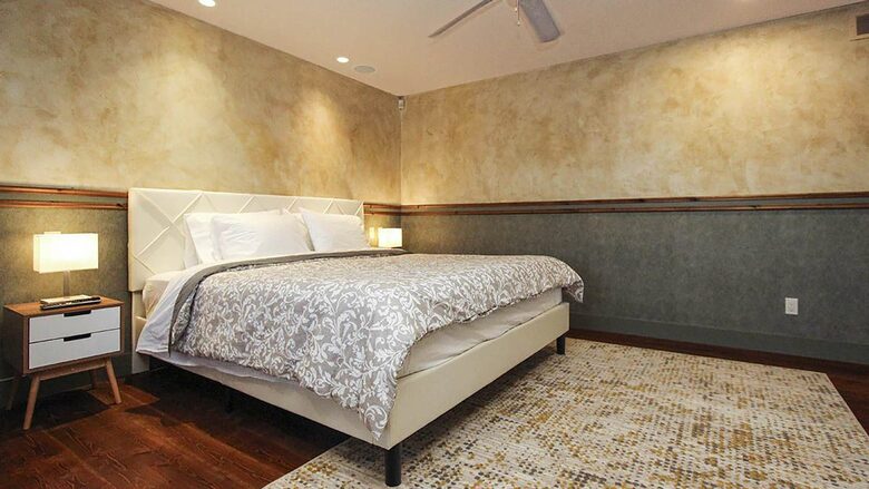 Garden Getaway With Private Pool and Hot Tub - West Kelowna, Canada