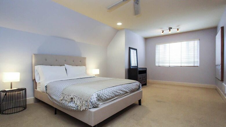 Garden Getaway With Private Pool and Hot Tub - West Kelowna, Canada