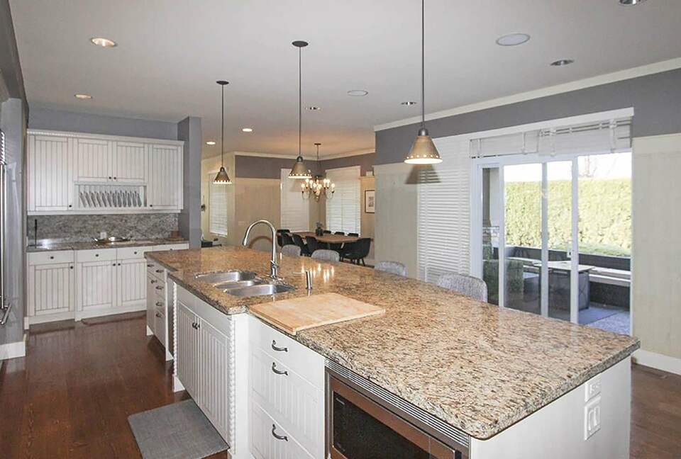 Garden Getaway With Private Pool and Hot Tub - West Kelowna, Canada