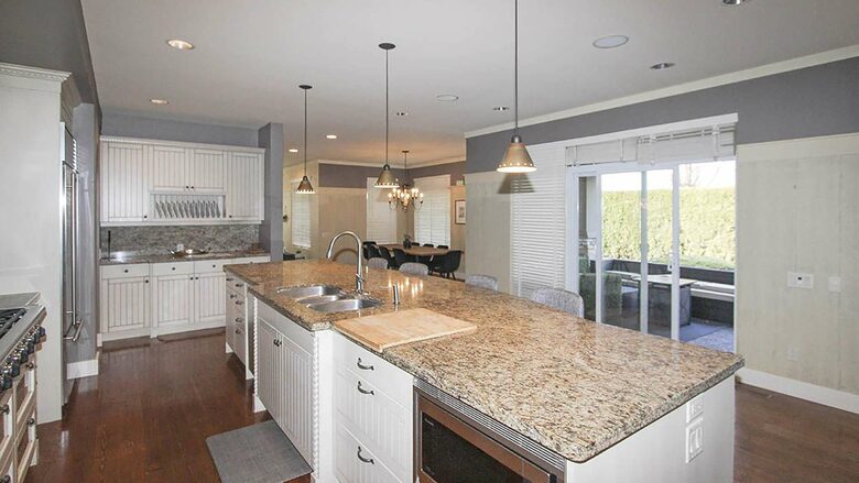 Garden Getaway With Private Pool and Hot Tub - West Kelowna, Canada