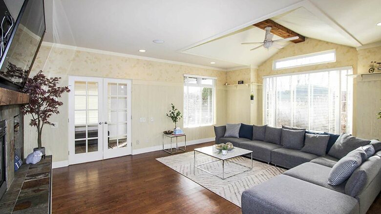 Garden Getaway With Private Pool and Hot Tub - West Kelowna, Canada