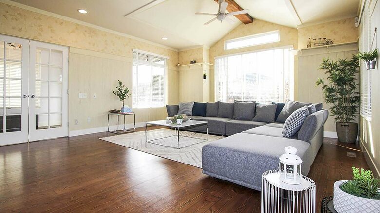 Garden Getaway With Private Pool and Hot Tub - West Kelowna, Canada