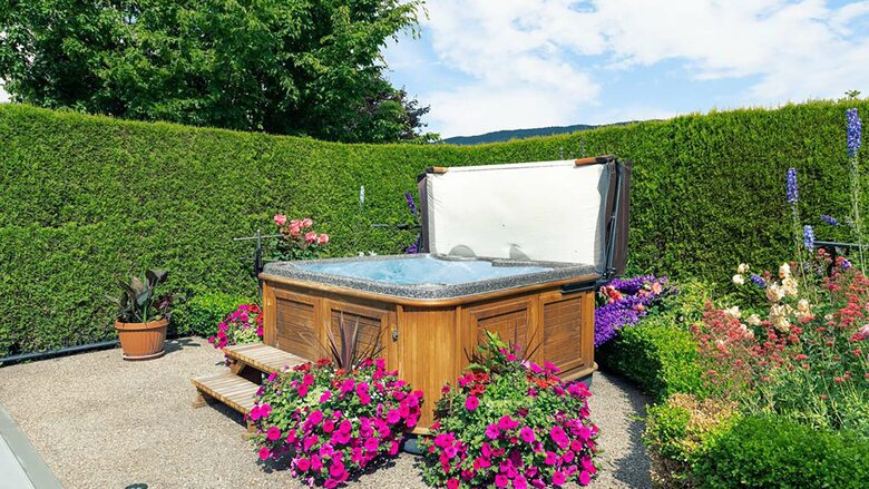 Garden Getaway With Private Pool and Hot Tub - West Kelowna, Canada