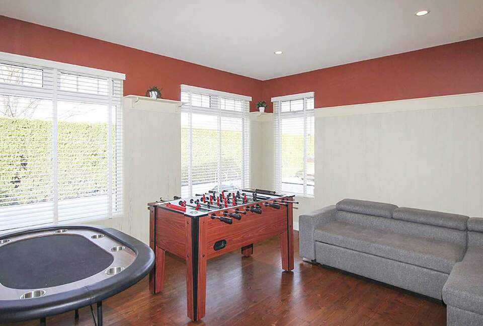 Garden Getaway With Private Pool and Hot Tub - West Kelowna, Canada