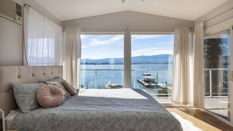 Okanagan Lakehouse With Private Dock - West Kelowna, Canada