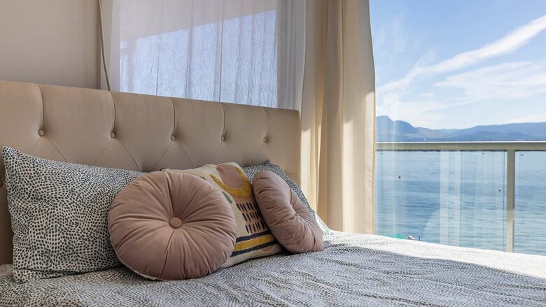 Okanagan Lakehouse With Private Dock - West Kelowna, Canada