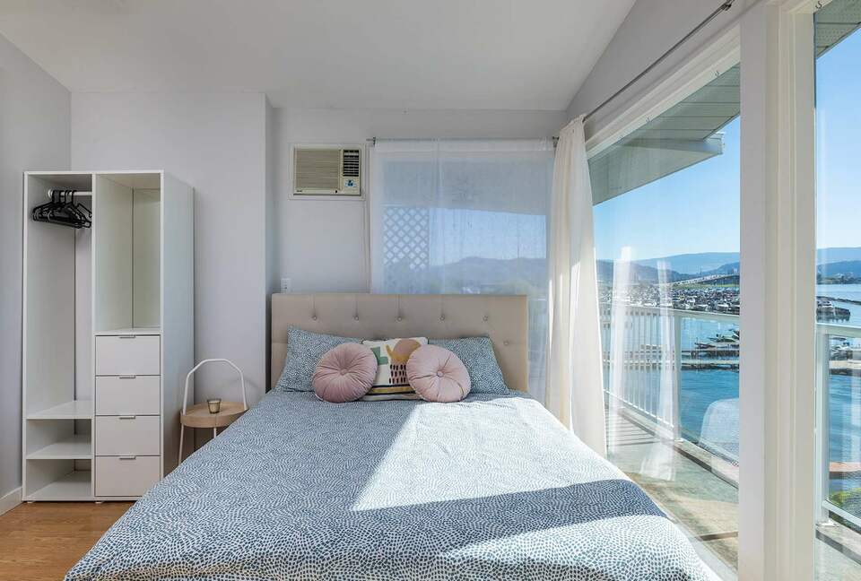 Okanagan Lakehouse With Private Dock - West Kelowna, Canada